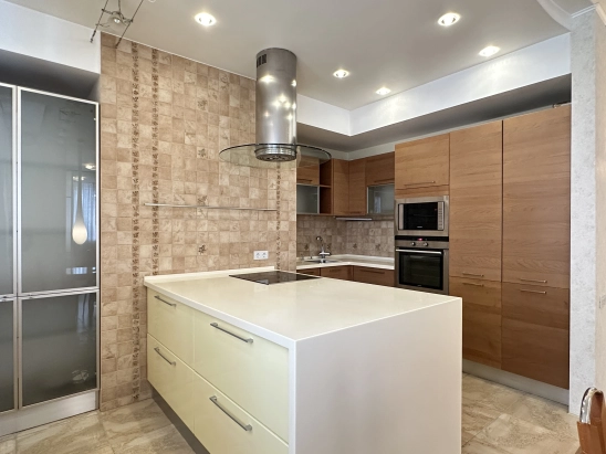 Продается 3-х ком. квартира 117м2